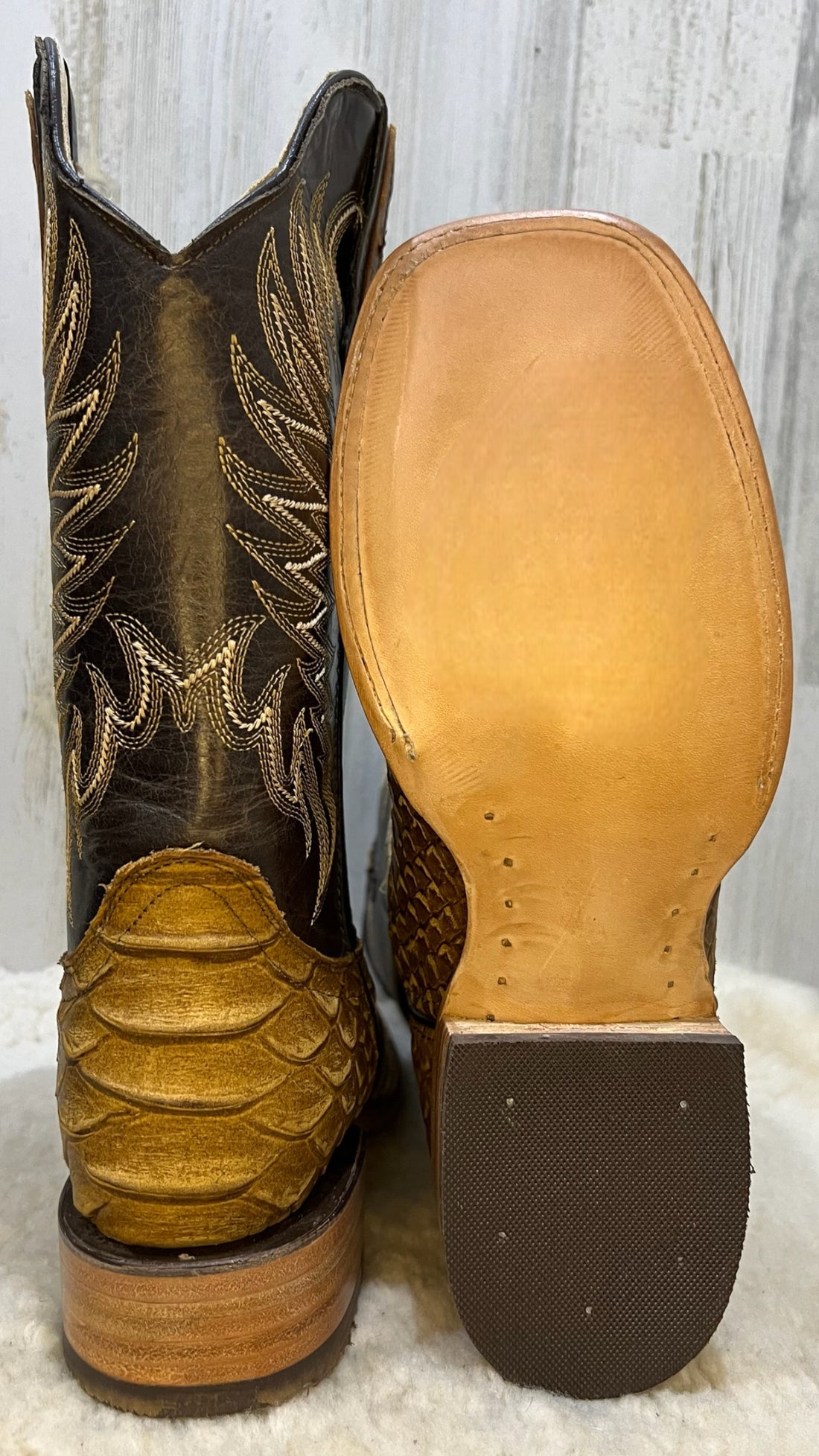 MON Miel Jumbo Python Bulldog Toe Print Cowboy Boots