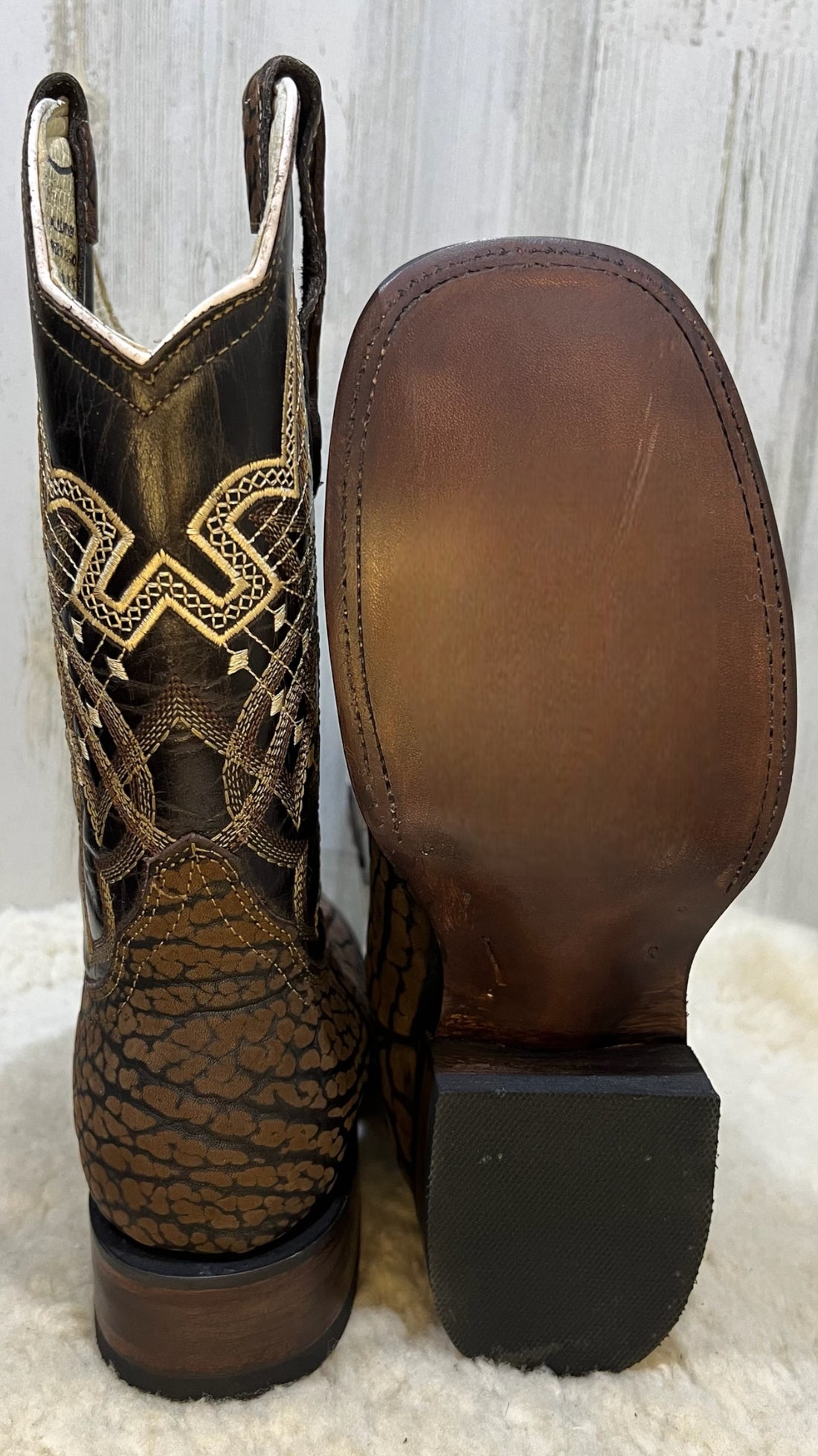 MON Brown Bullneck Bulldog Toe Cowboy Boots