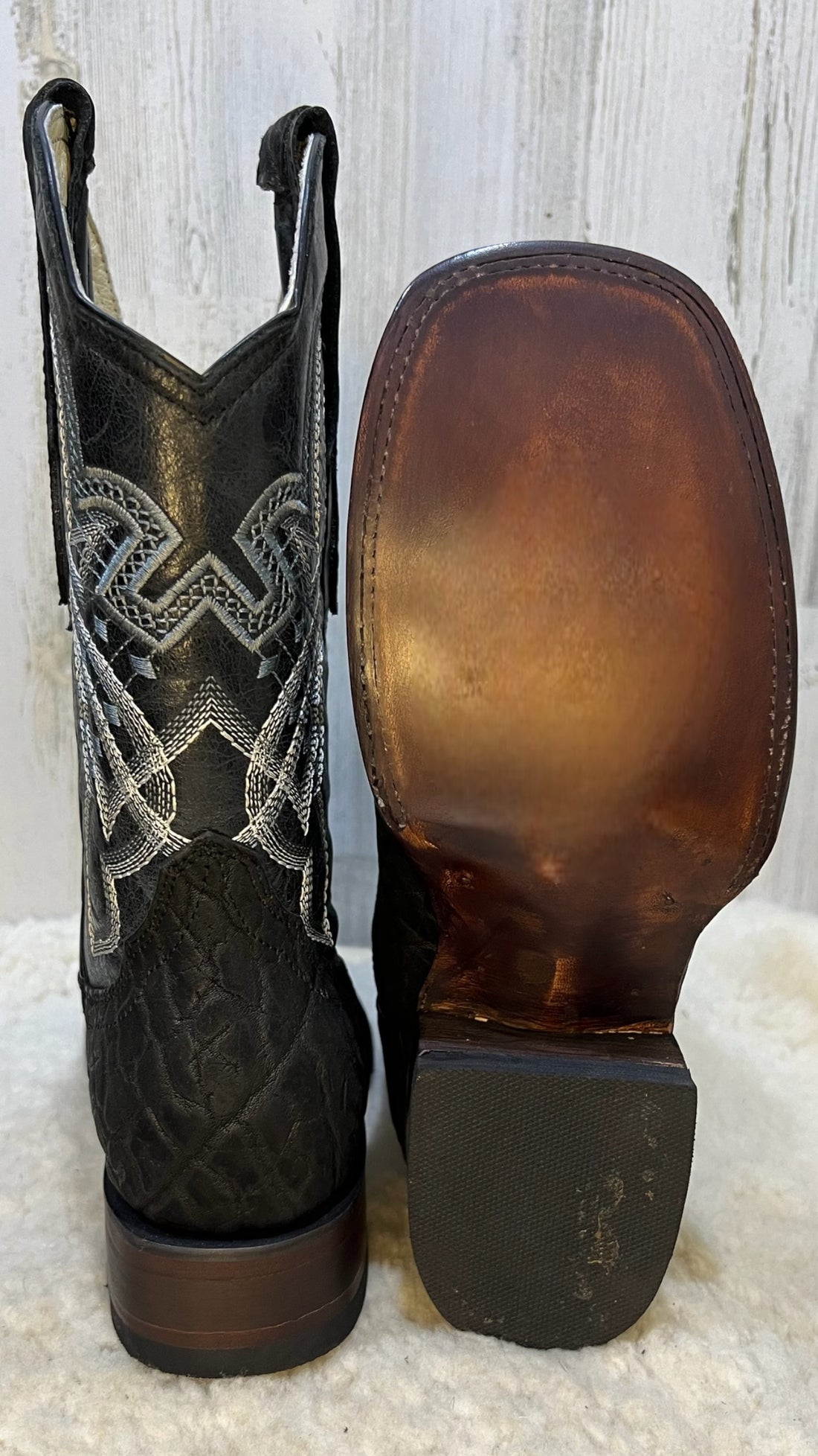 ROL Black Bullneck Bulldog Toe Cowboy Boots